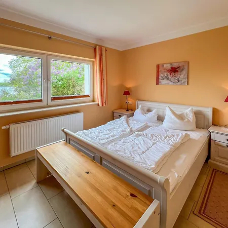 Holiday home Seemannsruh Mit Wasserblick Und Abgeschlossenem Grundstueck Marienfelde